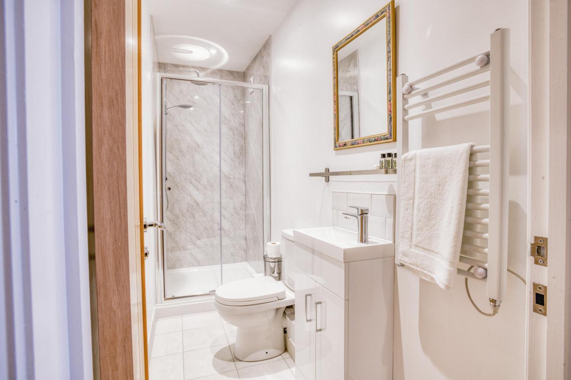 Suite 3 - 1 Bed Apartment King Size Bed ลินคอล์น ภายนอก รูปภาพ